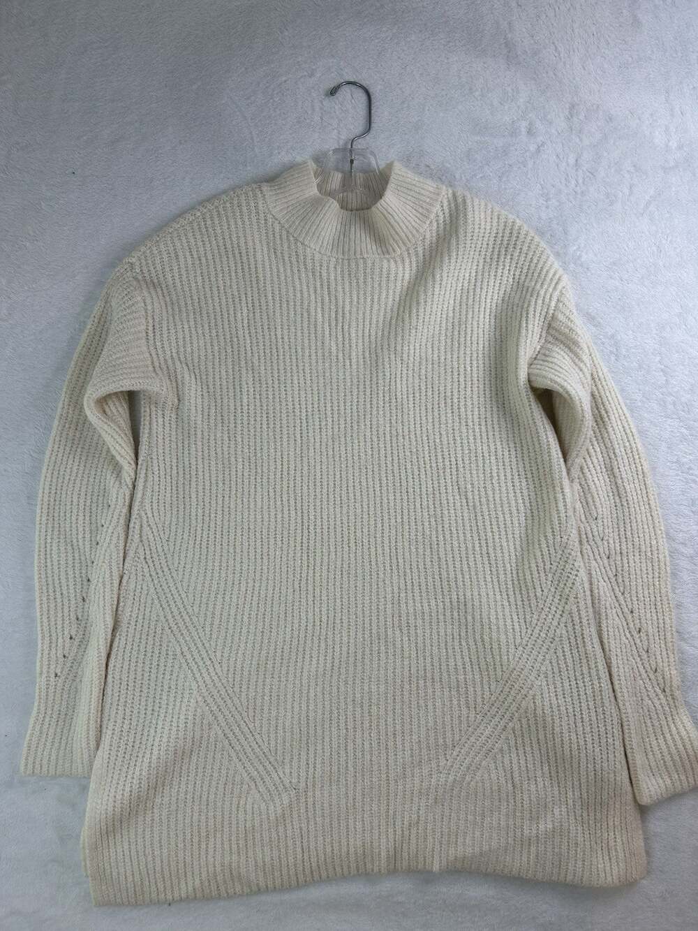 Old Navy Women's Cream Sweater Size Small Long Sleeve